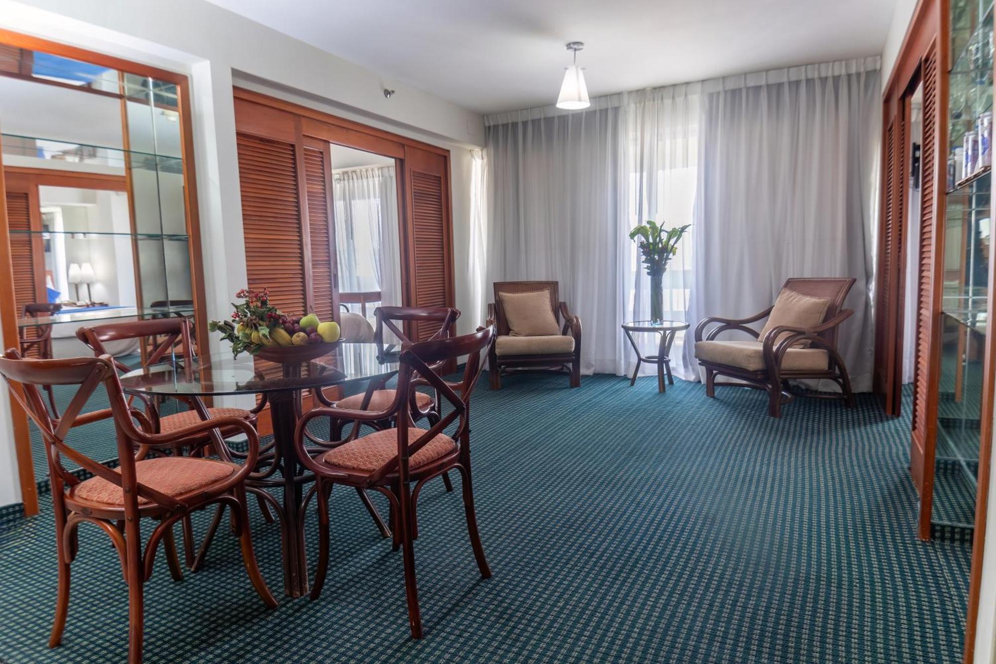Hotel Altamira Suites Caracas Bagian luar foto